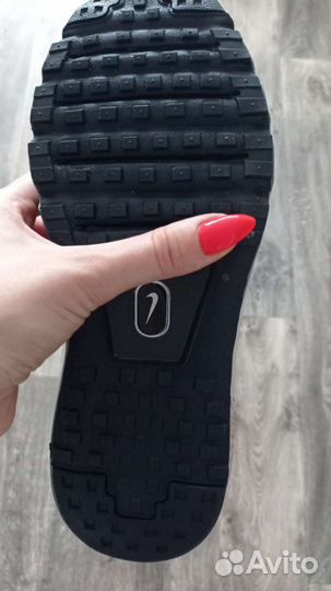 Кроссовки Nike