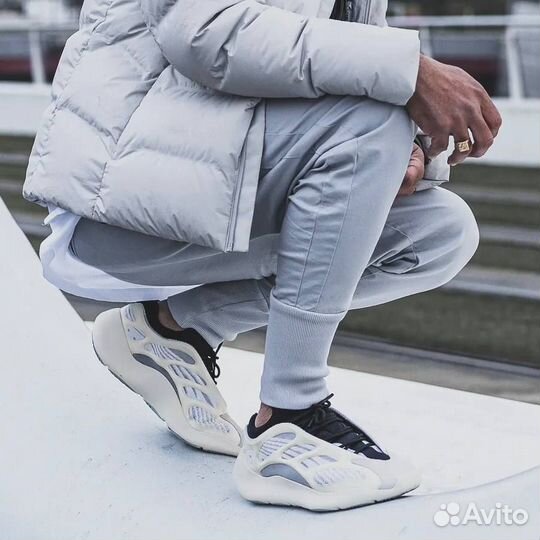 Кроссовки Adidas Yeezy 700 v3 Azael (36-45)