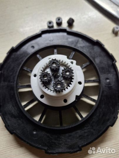 Запчасти, шестерёнки на редуктор,к мойщику окон