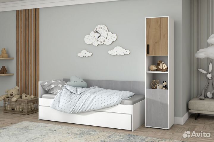 Шкаф пенал с полками