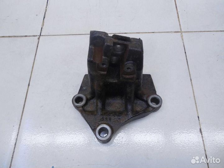 Кронштейн кпп Solaris 2010-2017