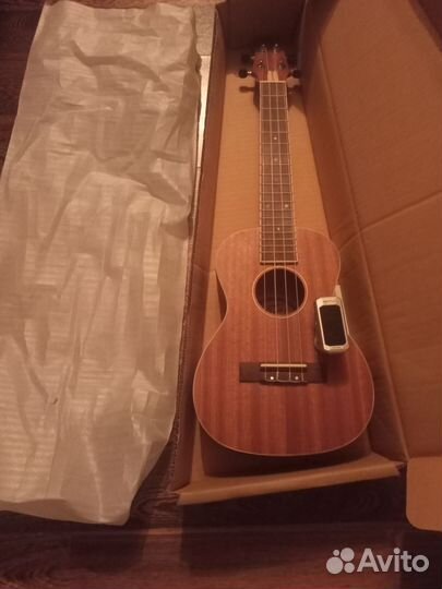 Укулеле, Peavey Student