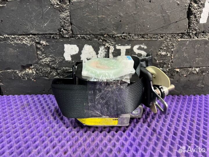 Ремень безопасности задний левый Mitsubishi