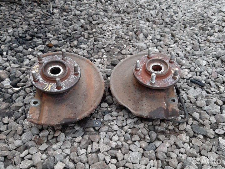 Кулак поворотный Мицубиси Аутлендер XL 3.0i в сбор