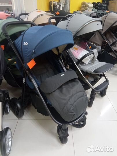 Теплая накидка на ножки Joie