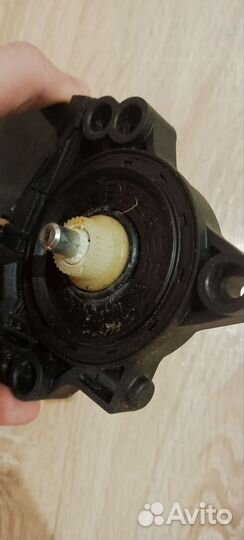 Моторчик стеклоподъемника hyundai Santa Fe DM 3