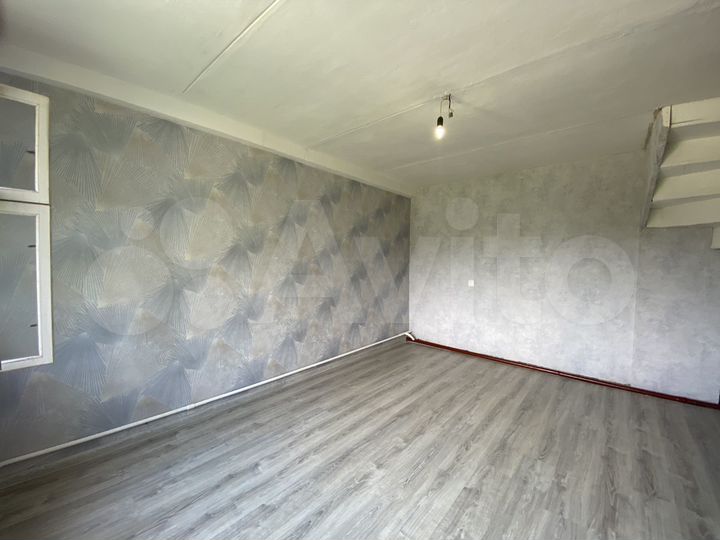 4-к. квартира, 71 м², 1/2 эт.