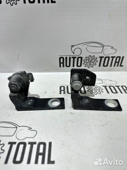 Петли двери задние правые Ford Focus