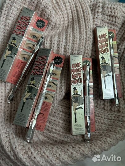 Benefit карандаш, пудра, гель для бровей