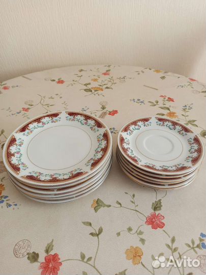 Тарелки от столового сервиза