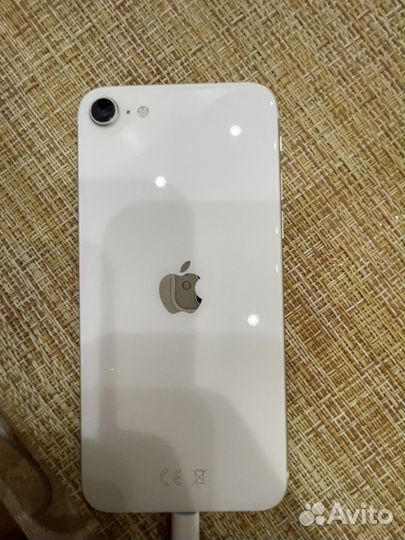 Телефон iPhone se 2020