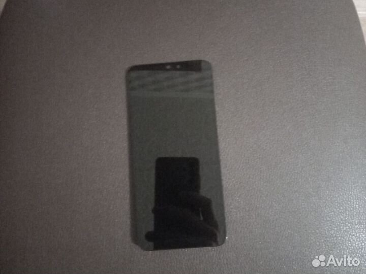 Экран на honor 8c