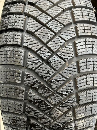 Pirelli Ice Zero FR 215/65 R16 102T