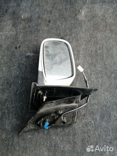 Зеркало левое Toyota Ist NCP60