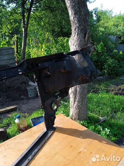 Телевизор на Фольксваген шаран 2001г