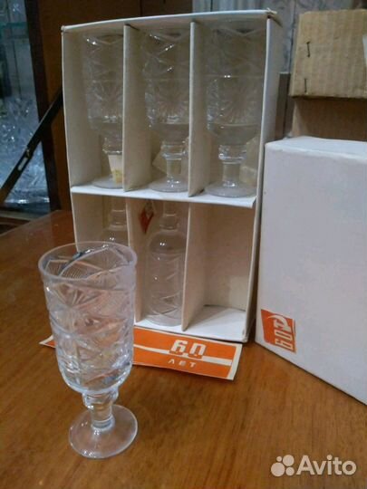 Бокалы, фужеры, рюмки