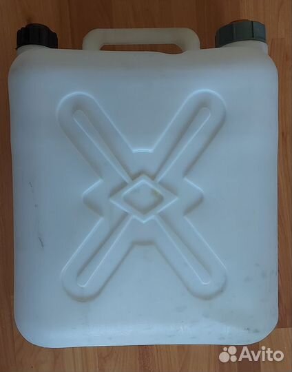 Канистра пластиковая 15 литров для воды