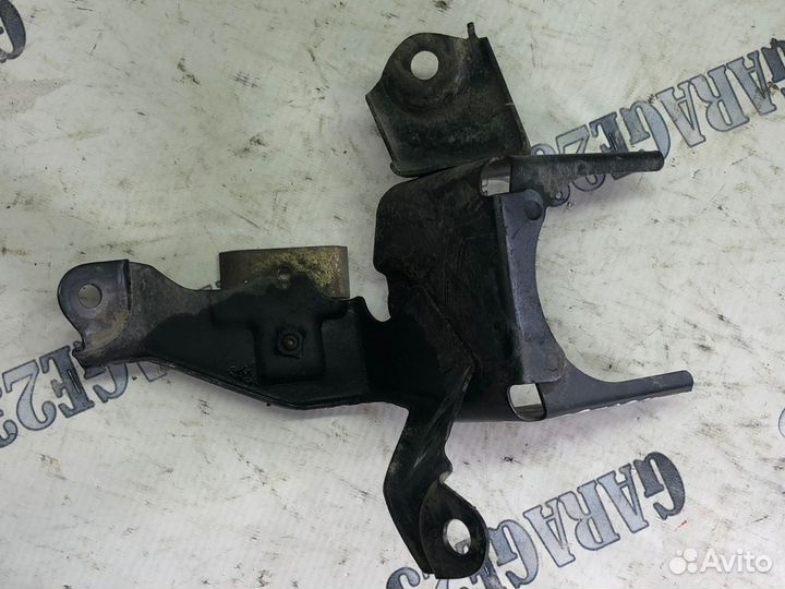 Крепление насоса абс abs Toyota noah