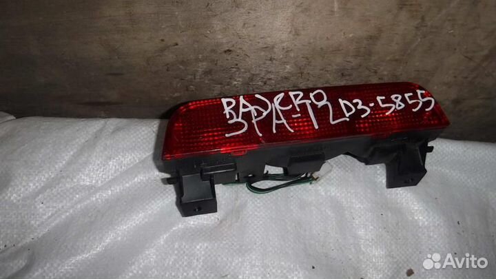 Фонарь задний (стоп сигнал) Mitsubishi Pajero III