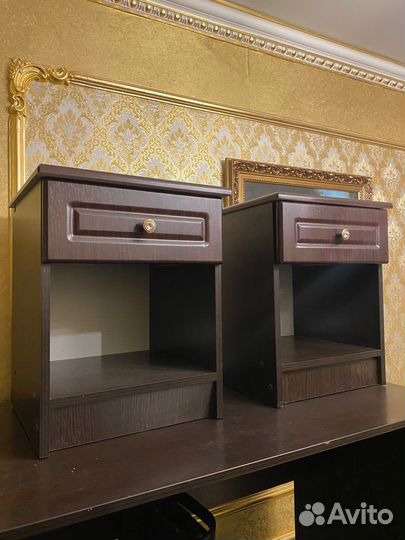 Тумба прикроватная