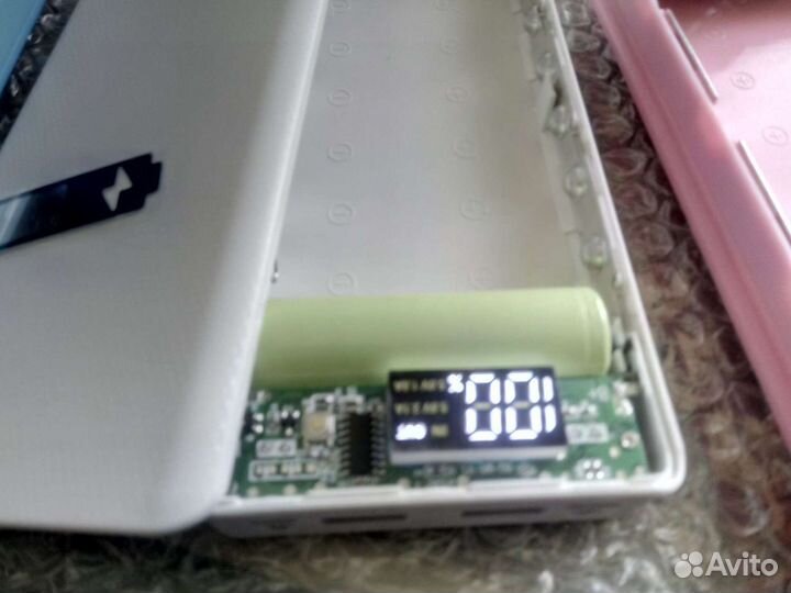 Корпус для Пауэр банка, дисплей, освещ. 8* 18650