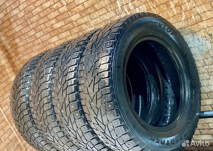 Dunlop Grandtrek Ice 02 215/65 R16