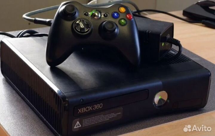 Xbox 360 с Kinect и играми