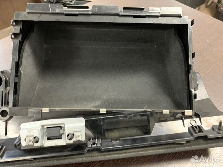 Бардачок Bmw X3 2.0D E83 N47 2009