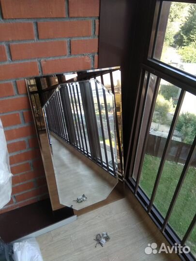 Зеркало настенное отличного качества