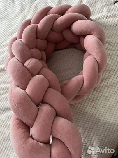 Бортик косичка в кроватку для новорожденных