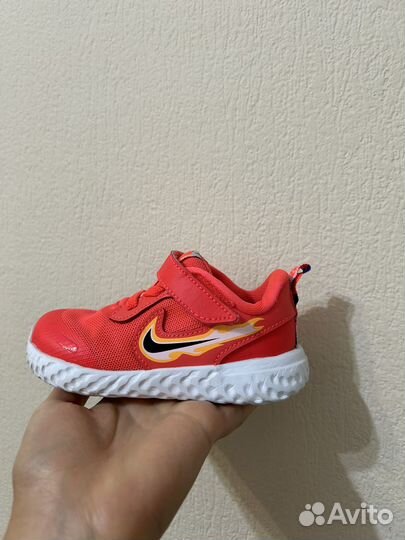 Кроссовки nike 22