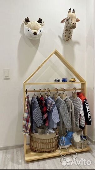 Вешалка домик деревянная