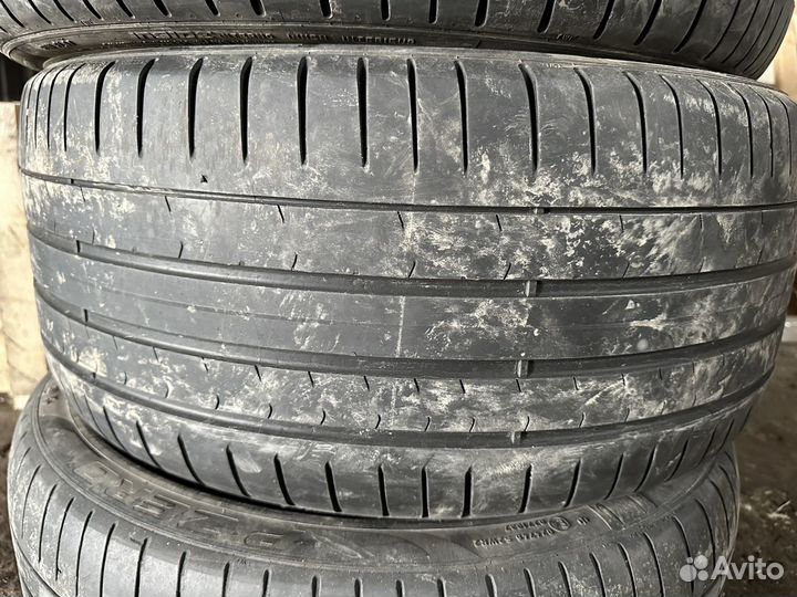 Pirelli P Zero 225/40 R19 и 255/35 R19