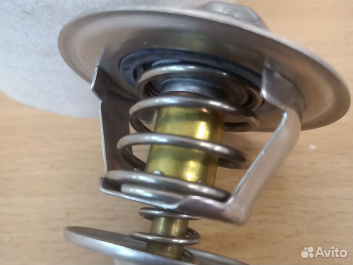 Термостат Opel Frontera 87 градусов новый