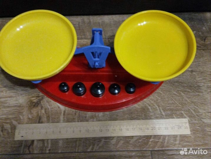 Весы игрушечные, винтаж