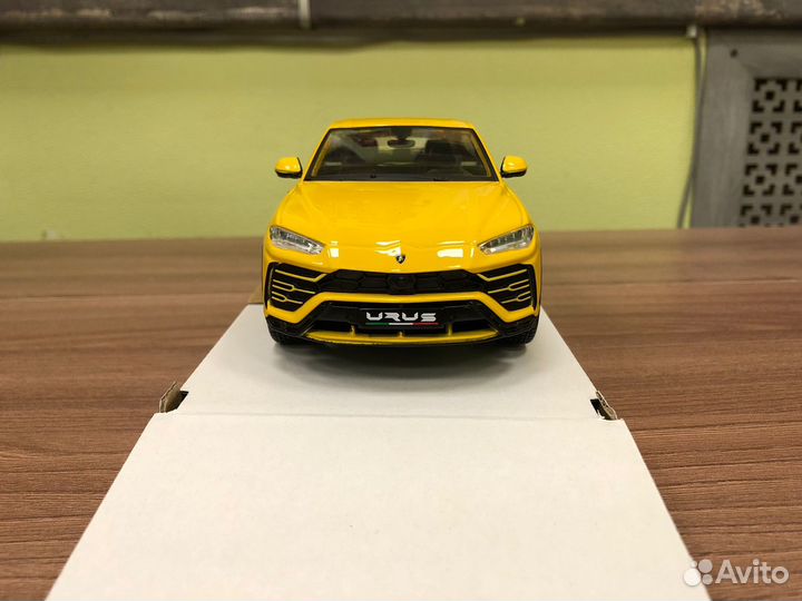 Maisto 1/24 - Lamborghini Urus Жёлтый