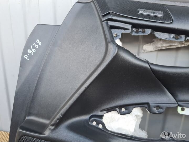 Обшивка двери передняя правая Infiniti M25 M37 Q70