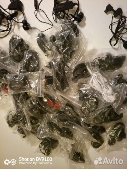 Простые наушники к телефонам