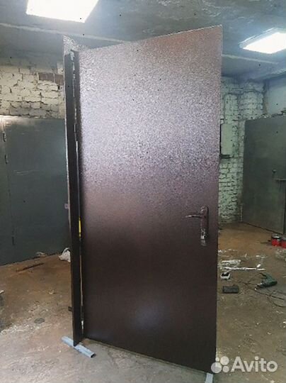 Дверь входная металлическая