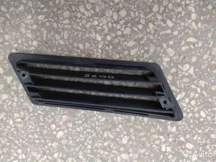 Наружная вентиляционная решетка левая G-Класс W463