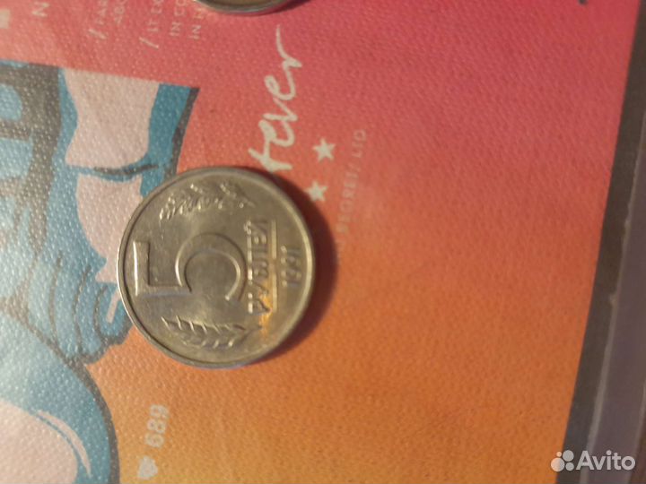 Продаю монеты каждая по 100р