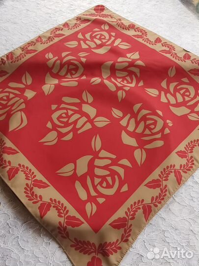 Красивый винтажный платок