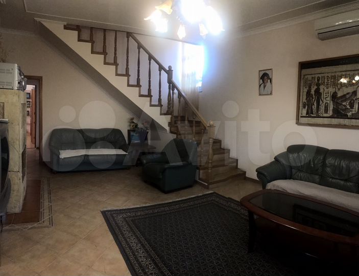 Дом 401,7 м² на участке 15,3 сот.