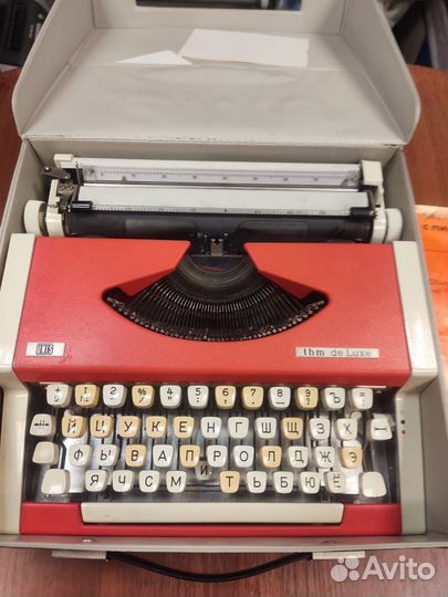 Печатная пишущая машинка Unis tbm de Luxe