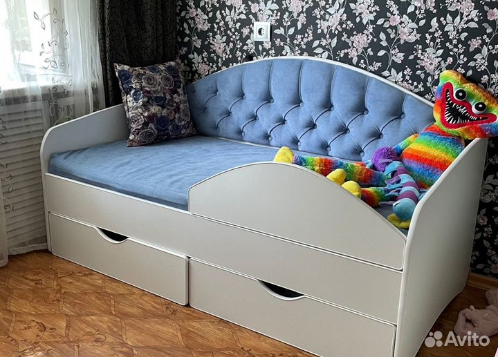 Кровать с мягкой спинкой (С)