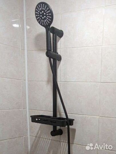 Душевая стойка с полочкой