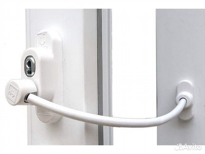 Детский замок на пластиковое окно