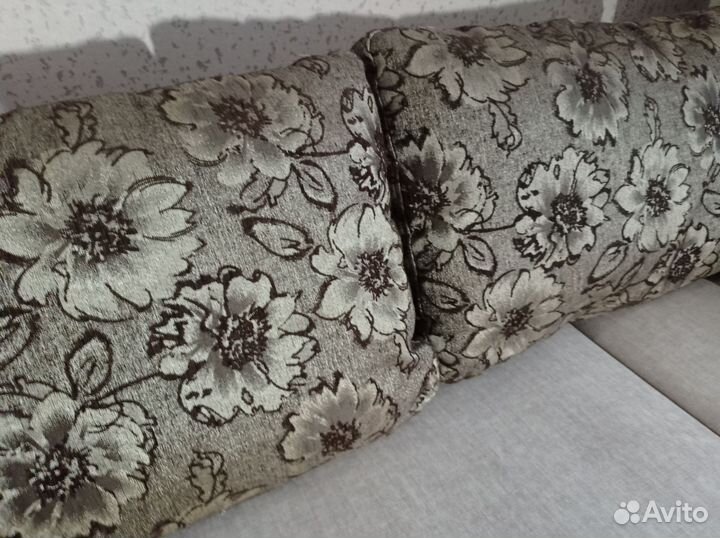 Не диванДиванные подушки 4шт.Размеры на фото