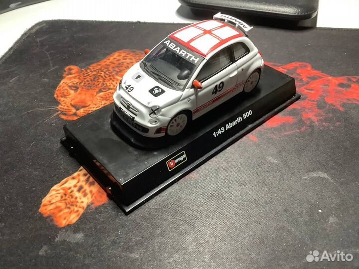 Коллекционная модель Burago Abarth 500 1:43