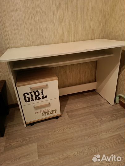 Письменный стол